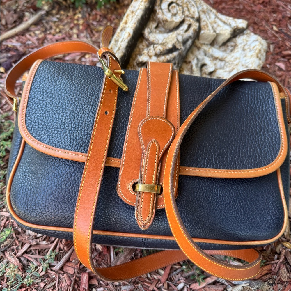 Vintage Dooney & Bourke Deep Navy and Tan shoulder bag